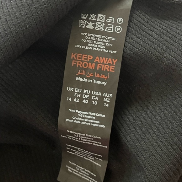 Pretty Little Thing Black High Neck Sleeveless Ribbed Bodysuit Size 10 - Picture 5 of 5